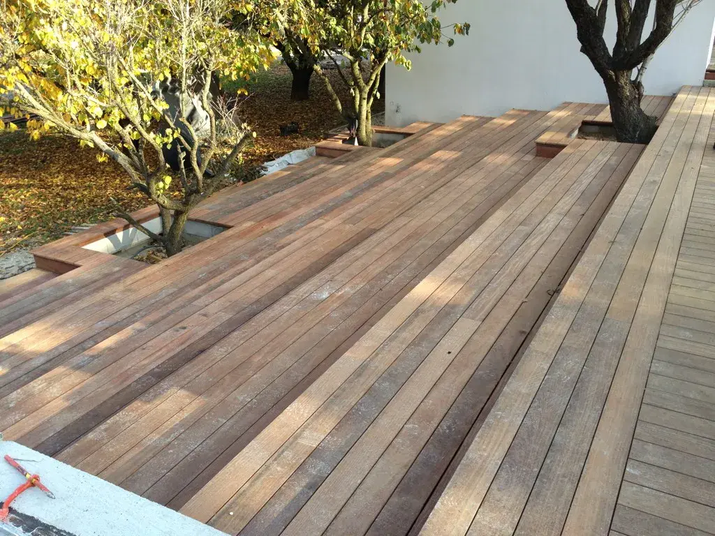 Pergola bois bioclimatique à Marseille