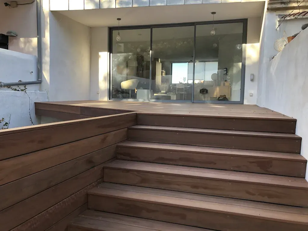 Pergola bois bioclimatique à Marseille