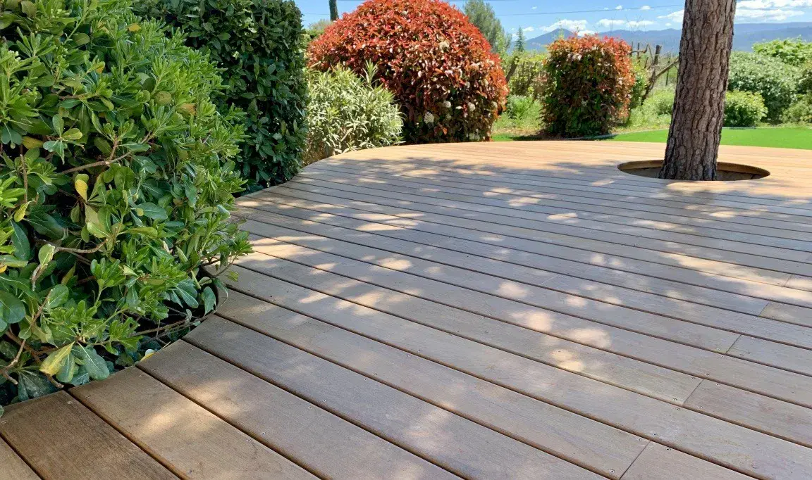 Pergola bois bioclimatique à Marseille