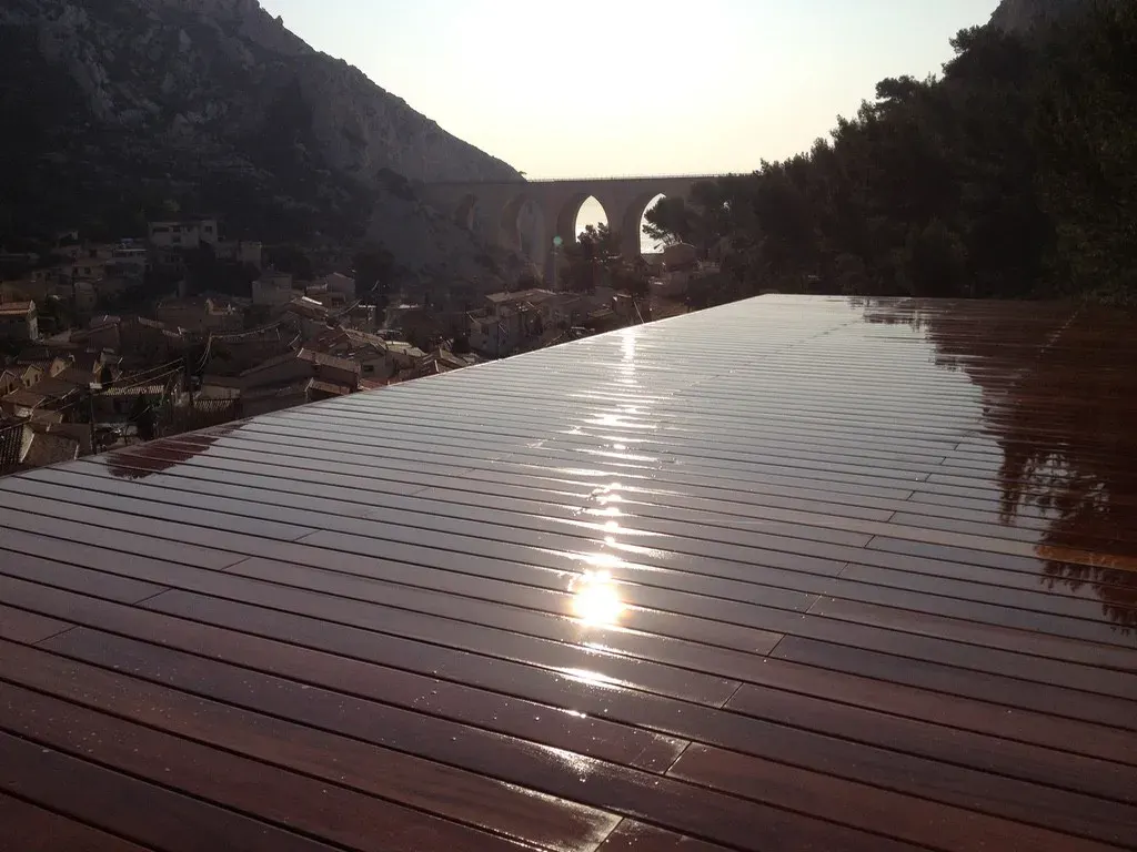 Pergola bois bioclimatique à Marseille