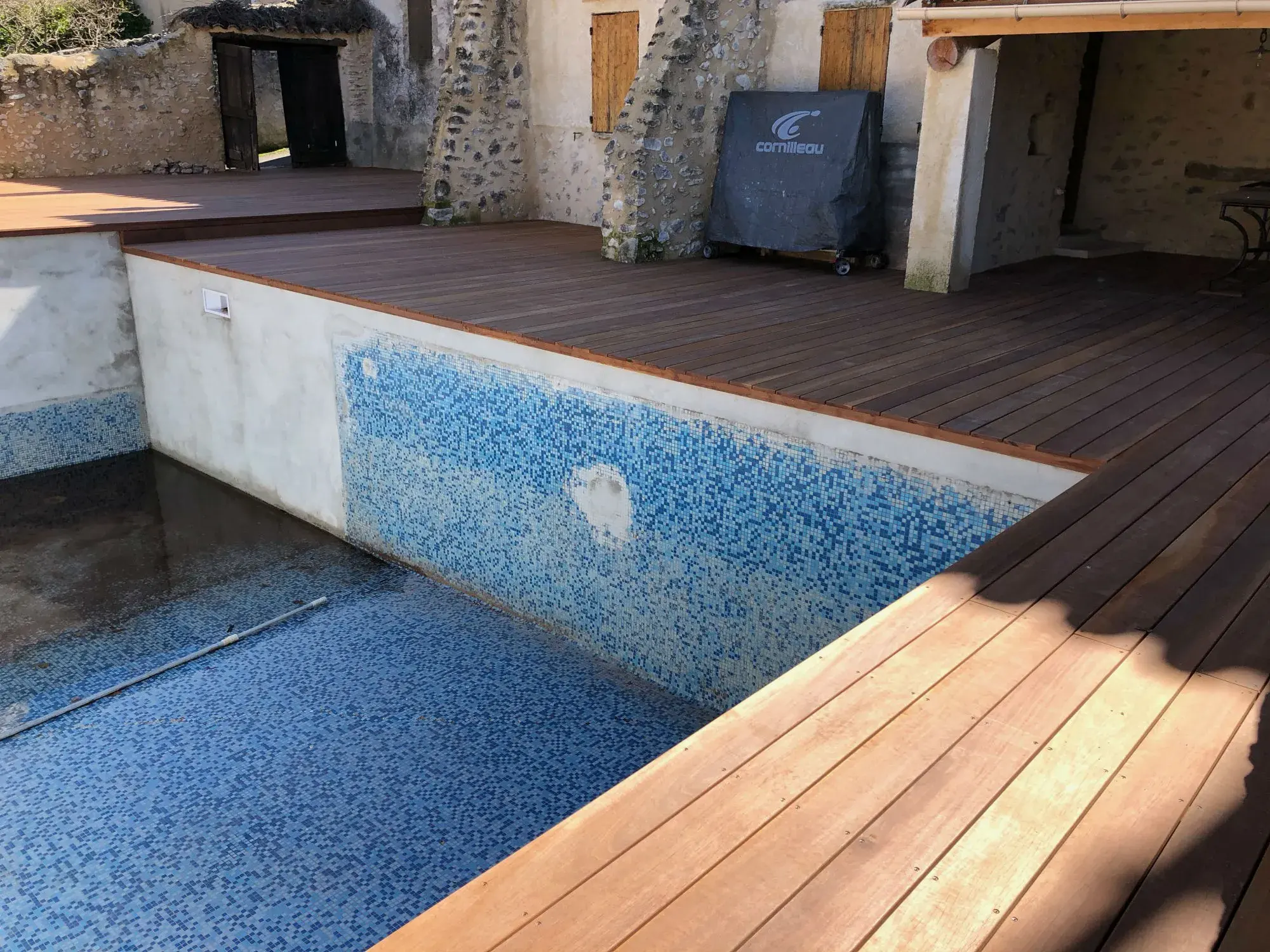Pergola bois bioclimatique à Marseille