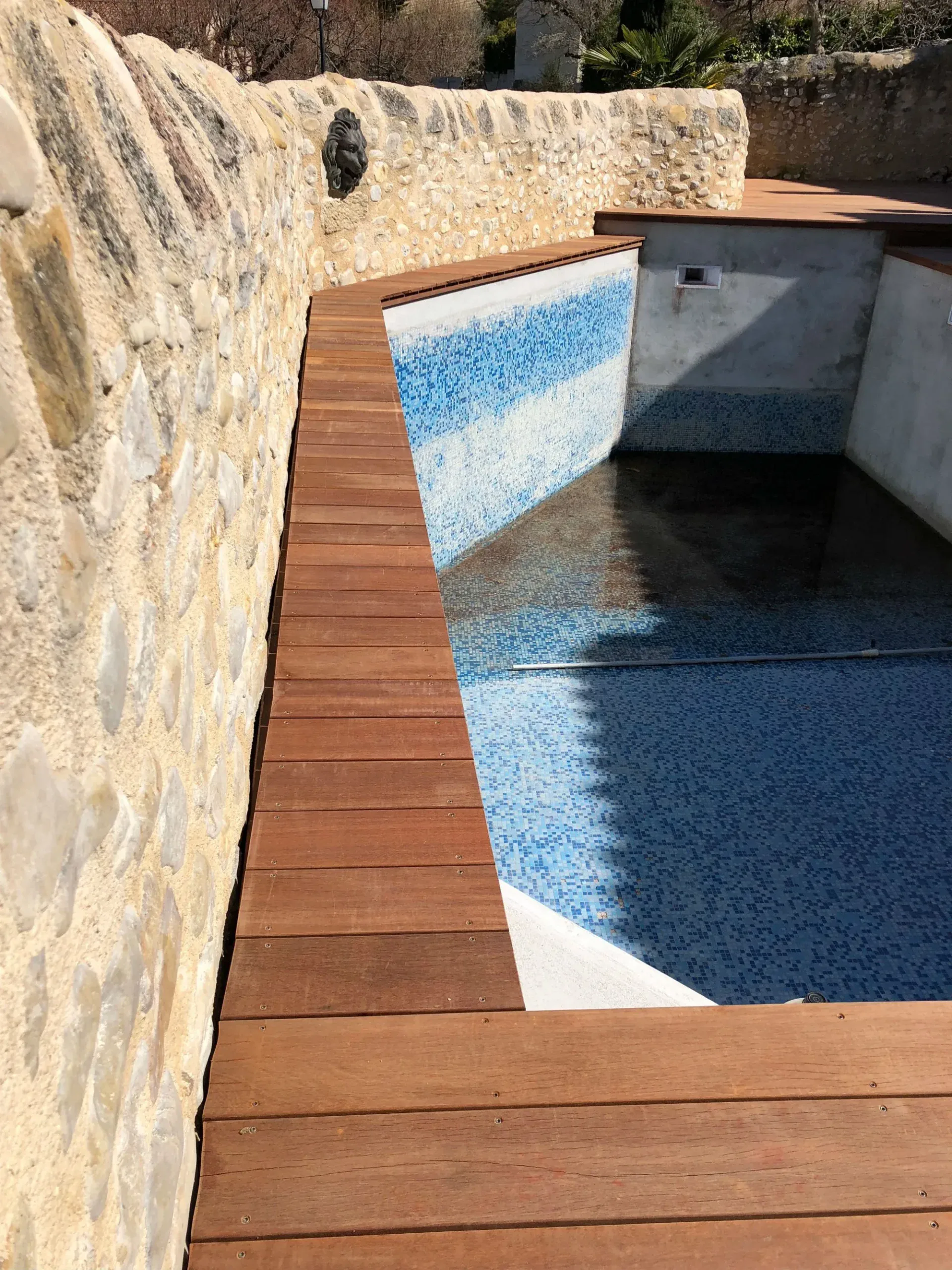 Pergola bois bioclimatique à Marseille