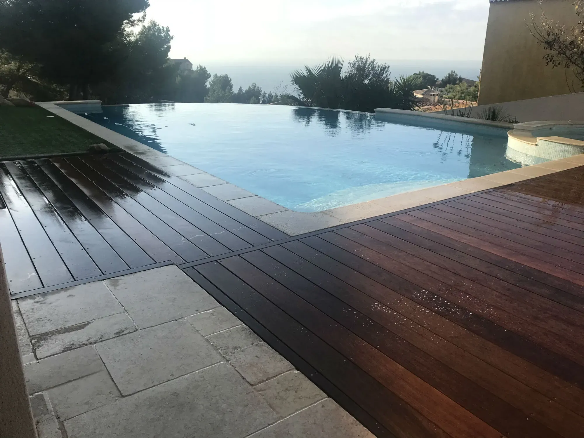 Pergola bois bioclimatique à Marseille