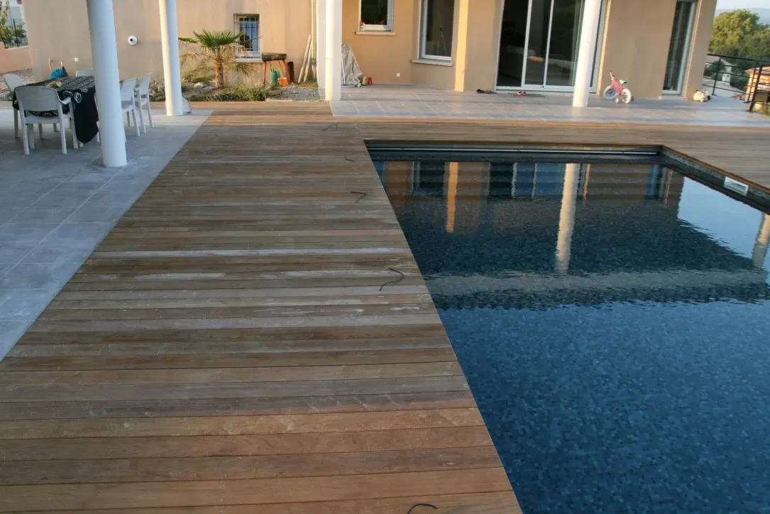 Pergola bois bioclimatique à Marseille