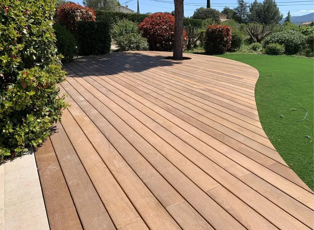 Pergola bois bioclimatique à Marseille