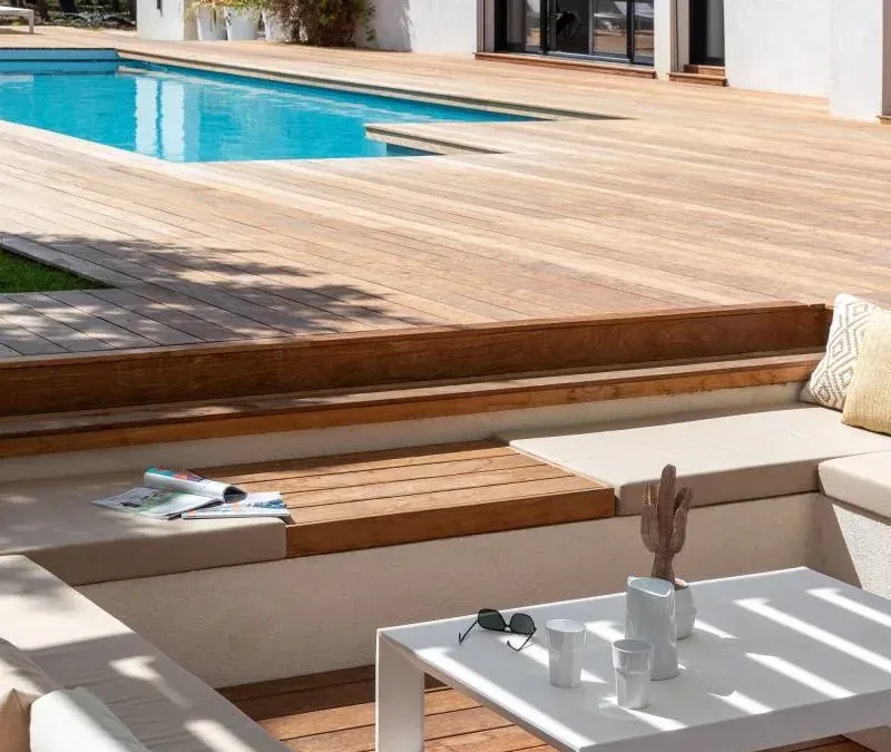 Créer votre salon enterré sous votre pergola grâce aux tendances déco by Teck Aménagement