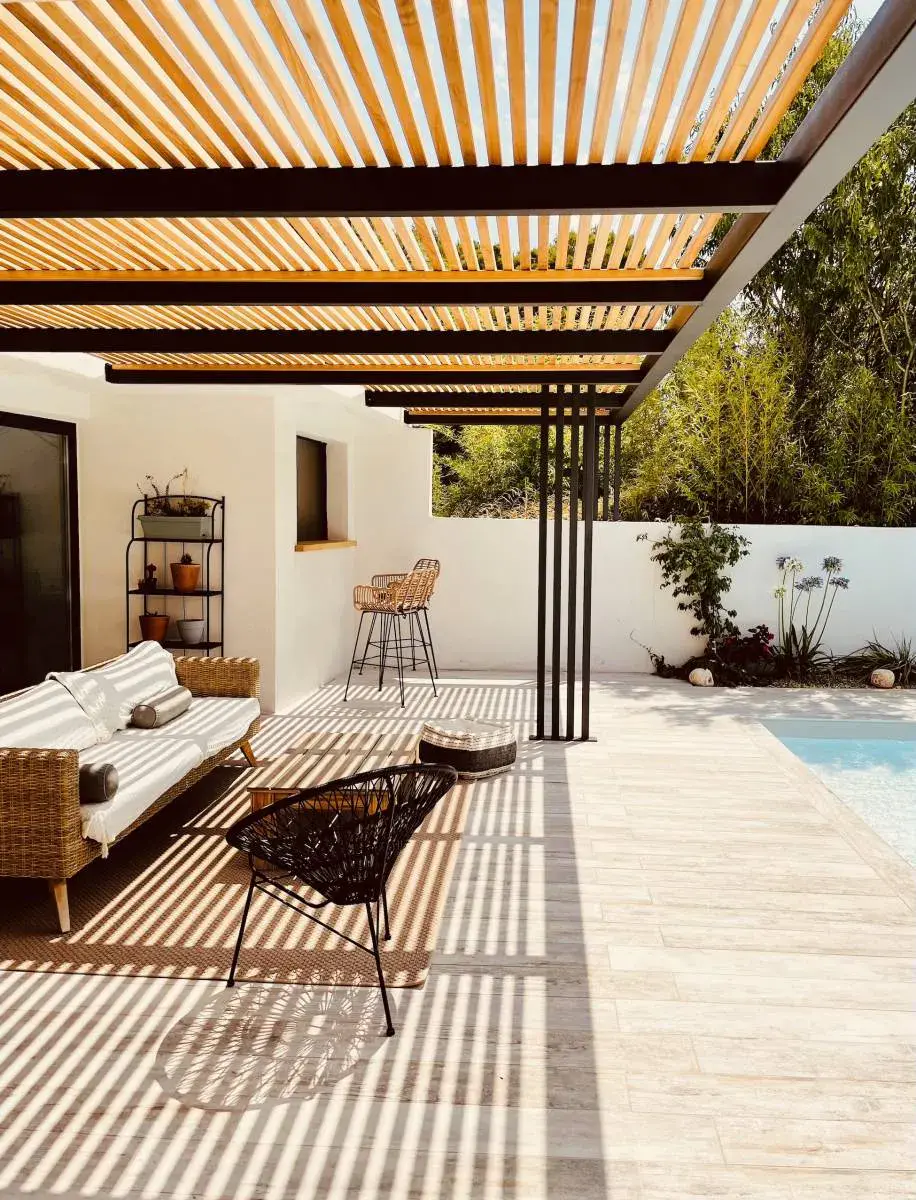 Pergola bois bioclimatique à Marseille