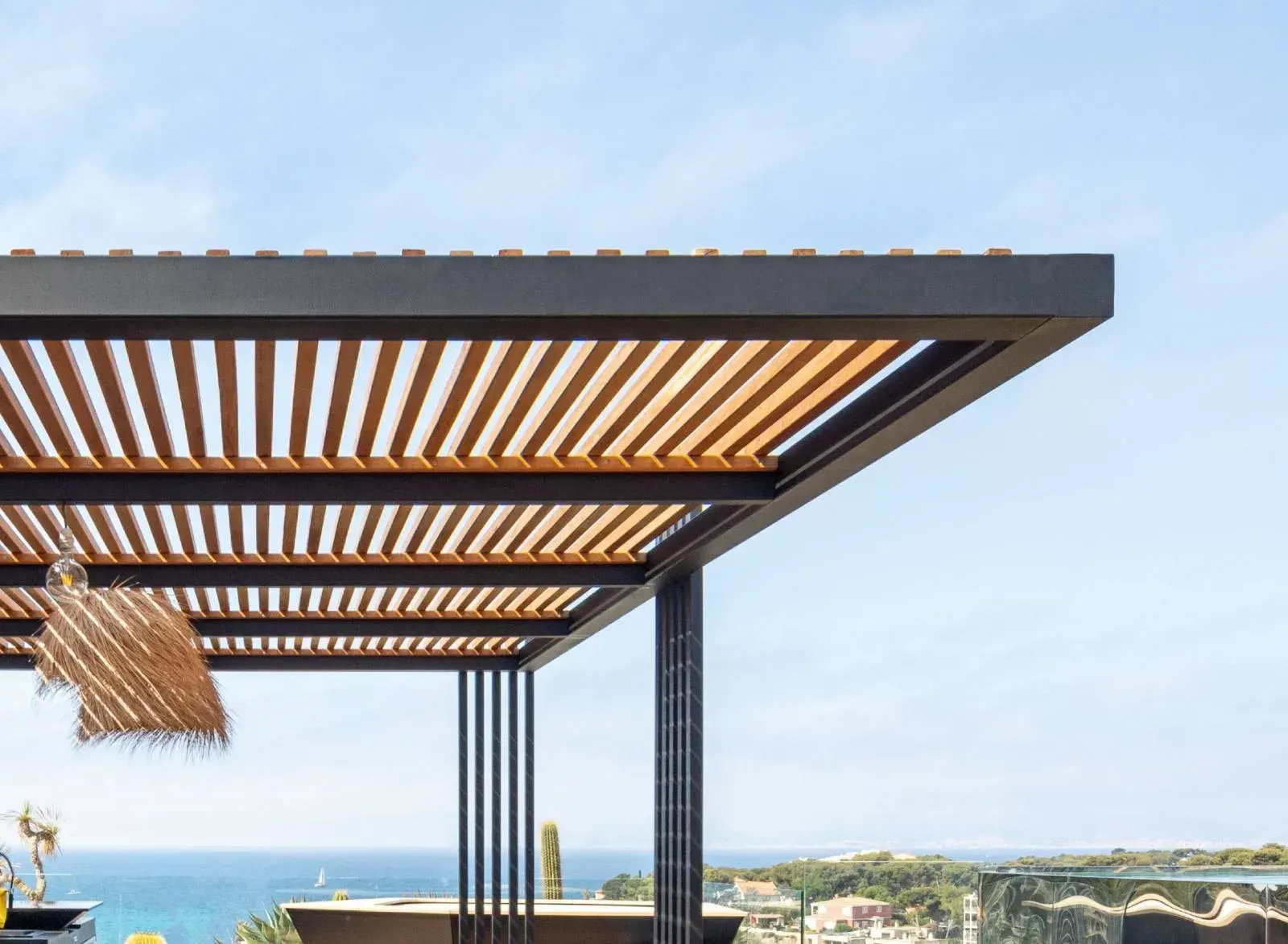 Pergola bois bioclimatique à Marseille