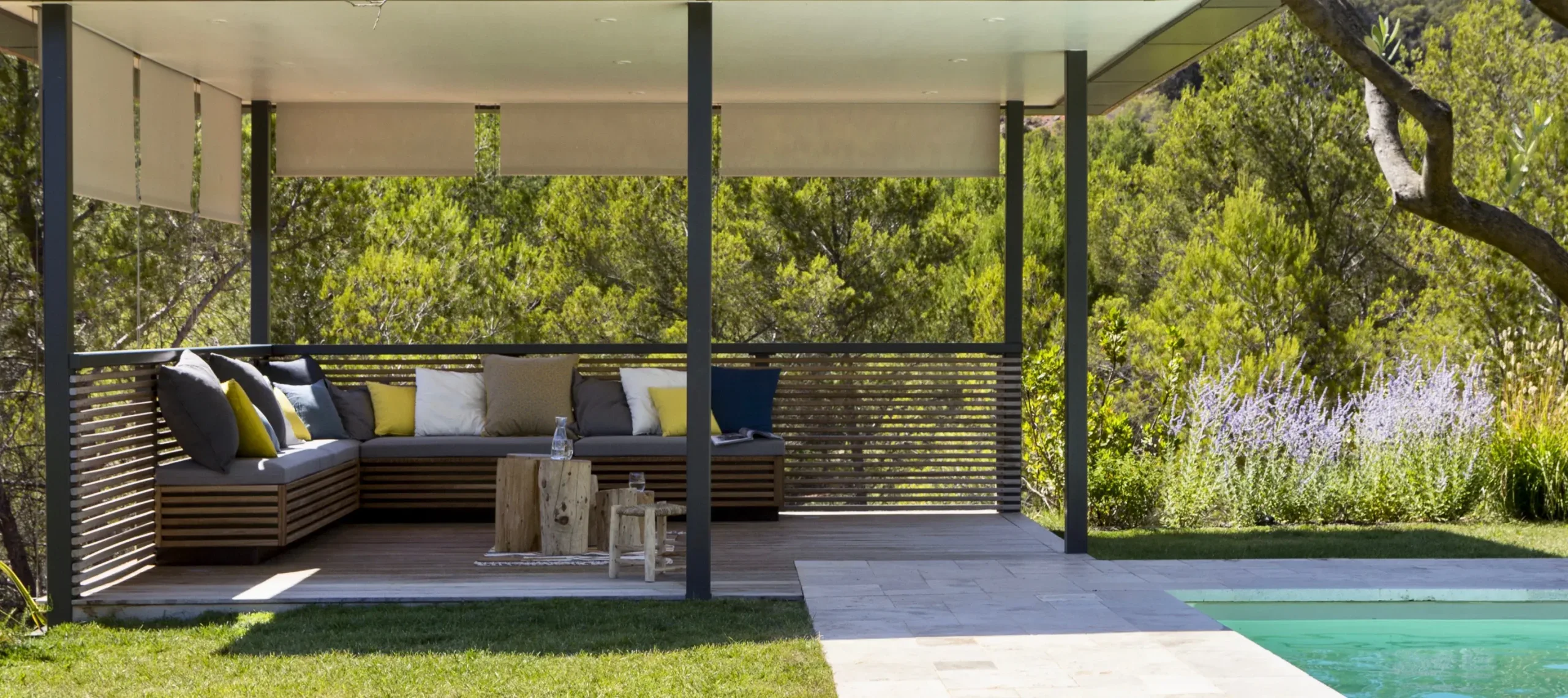Pergola bois bioclimatique à Marseille