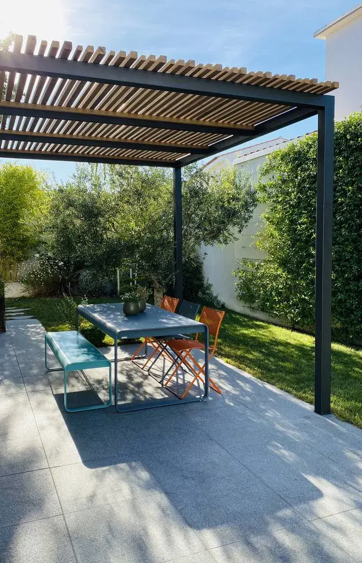 Pergola bois bioclimatique à Marseille