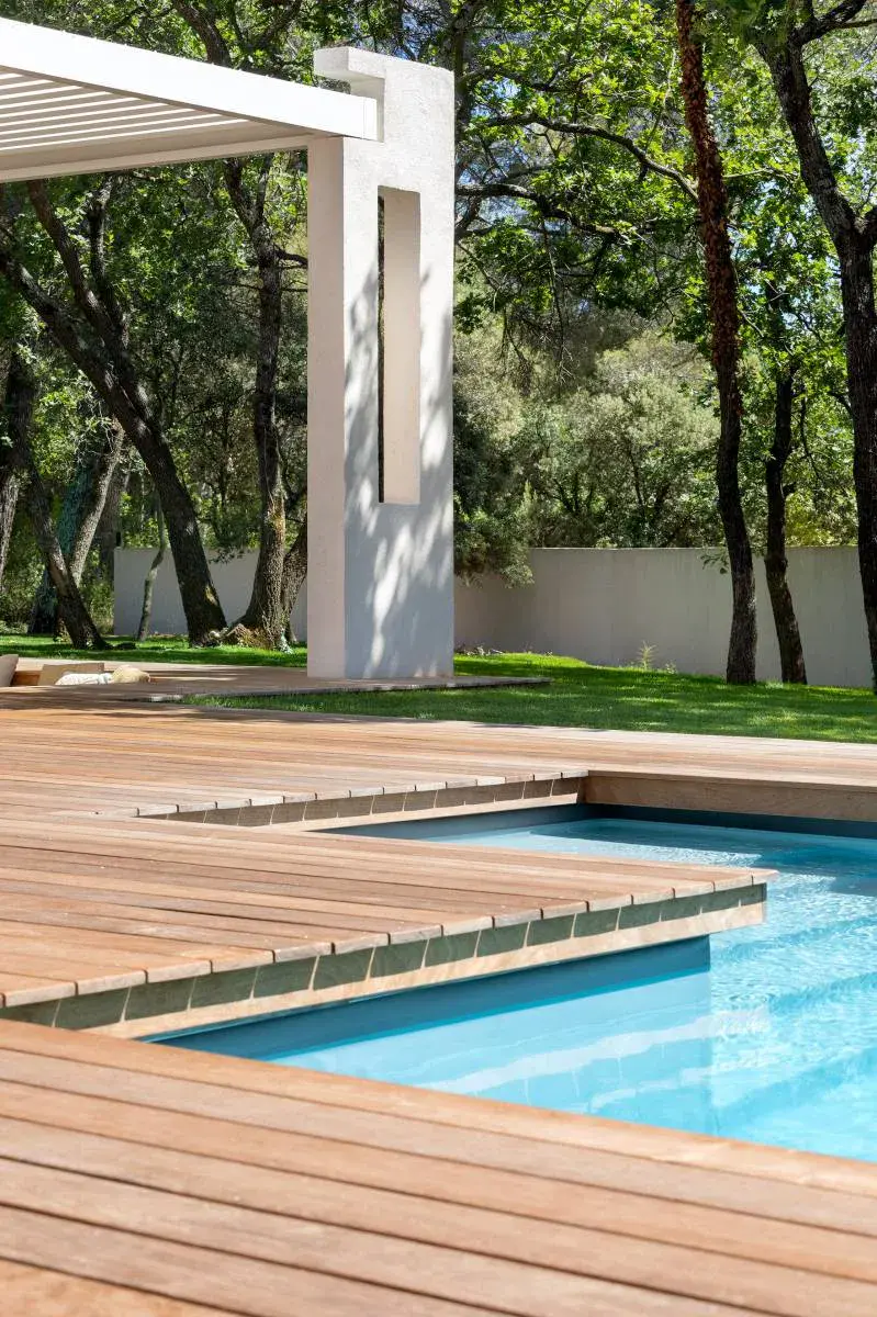 Pergola bois bioclimatique à Marseille