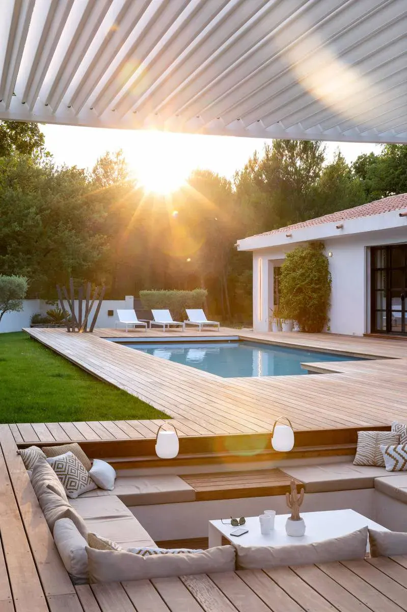 Pergola bois bioclimatique à Marseille