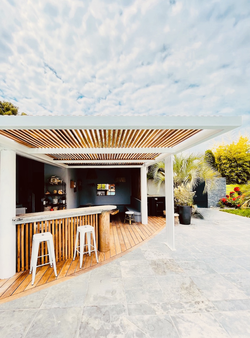 Création d’une pergola bois exotique de 90m² et terrasse bois ipé à Cabriès3 Pergola bois bioclimatique à Marseille