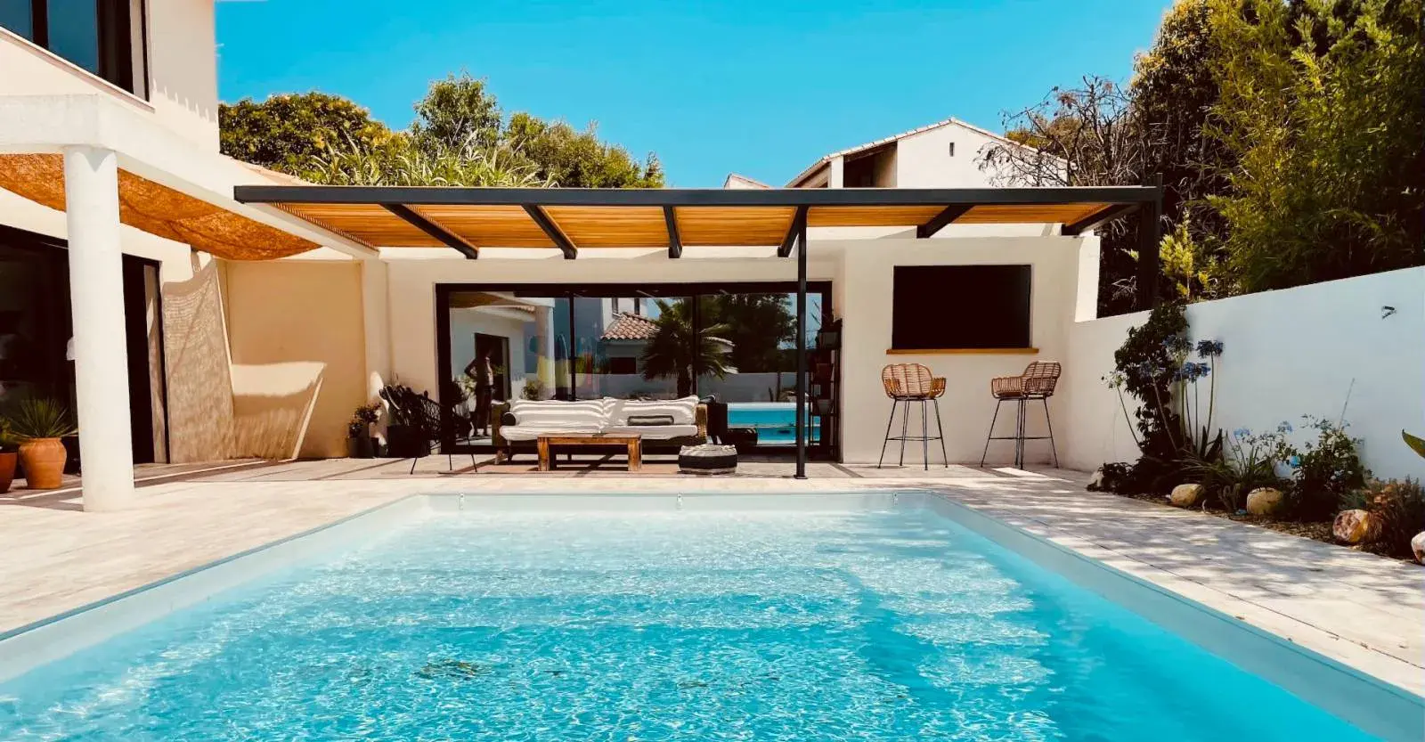 Pergola bois bioclimatique à Marseille