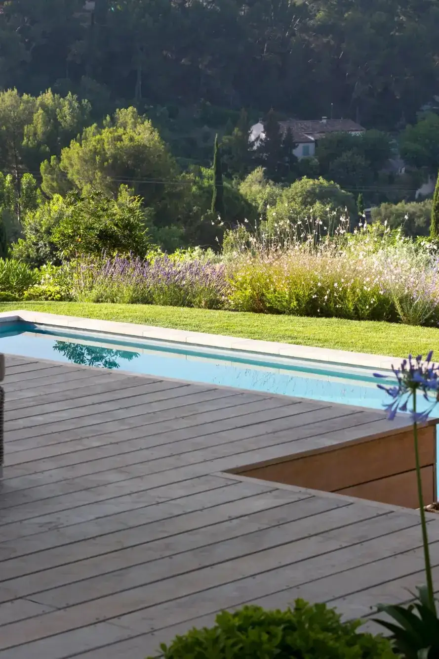 Pergola bois bioclimatique à Marseille