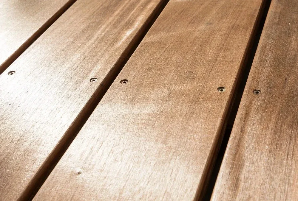 Terrasse bois : terrasses en dalle ou en lames à Marseille ?