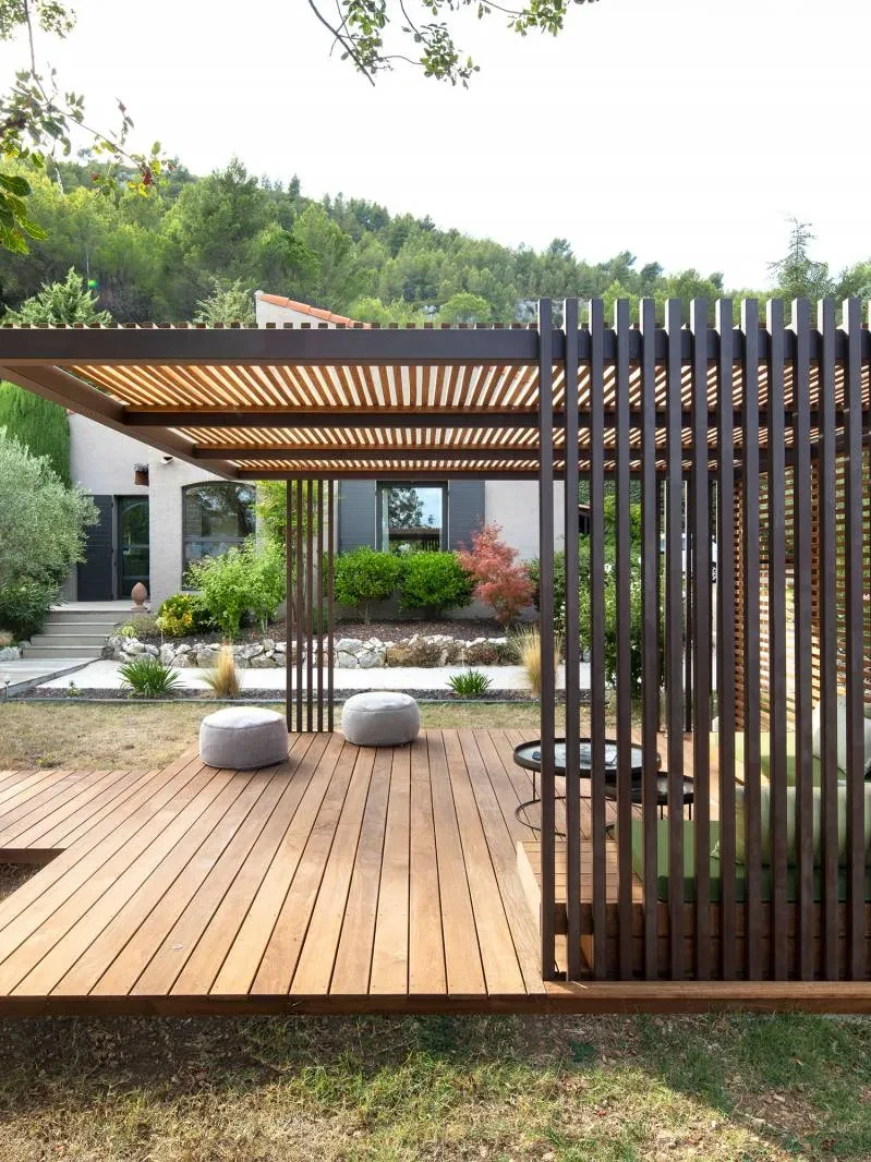 Pergola bois bioclimatique à Marseille