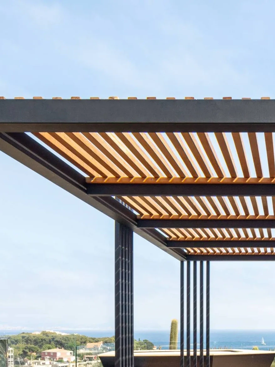 Pergola bois bioclimatique à Marseille
