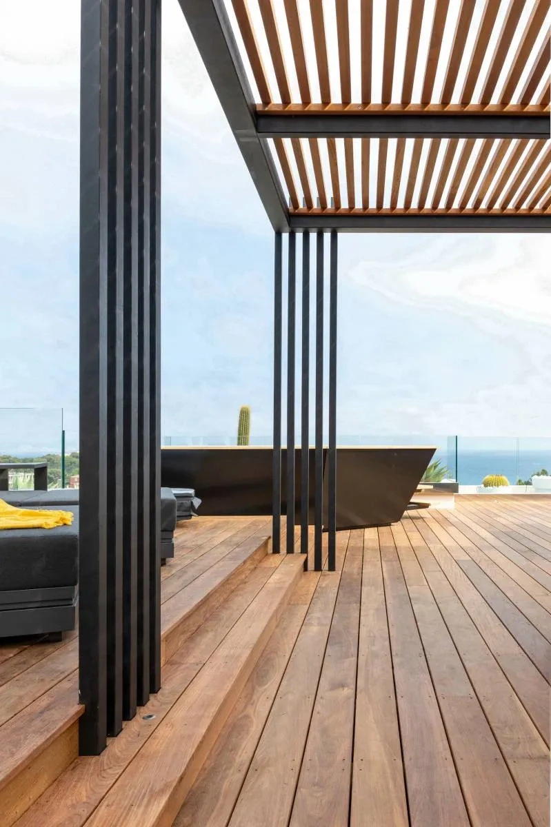 Pergola bois bioclimatique à Marseille