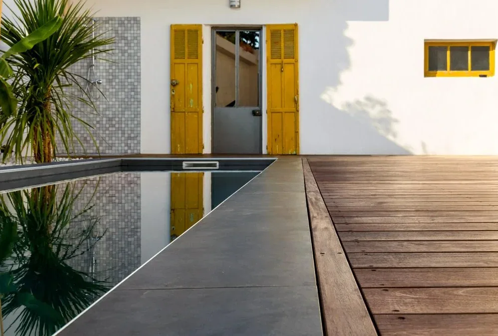 Tour de piscine 55m² sans margelle à Marseille : les choix qui changent tout