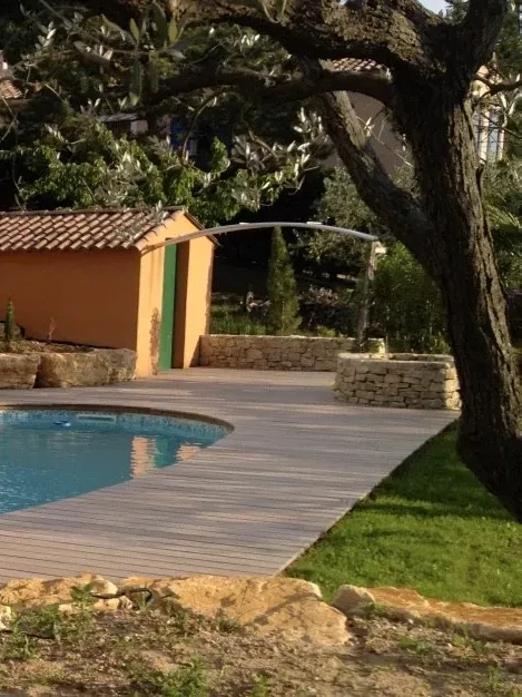 Pergola bois bioclimatique à Marseille