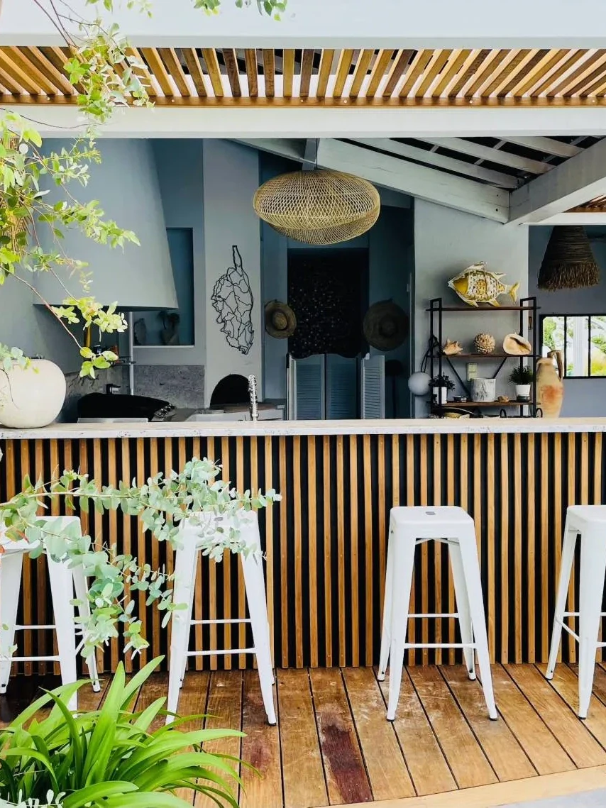 Pergola bois bioclimatique à Marseille