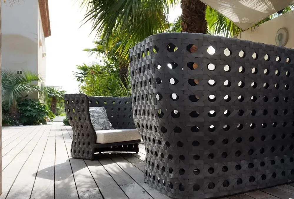 Plage de piscine en bois à Marseille 9ᵉ – Réalisation en Massaranduba