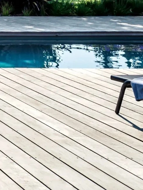 Plage de piscine en bois ipé à Marseille Roucas Blanc | Teck Aménagement