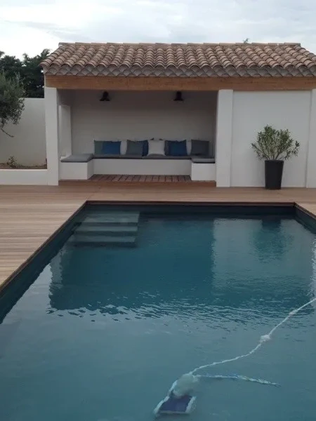 Pergola bois bioclimatique à Marseille