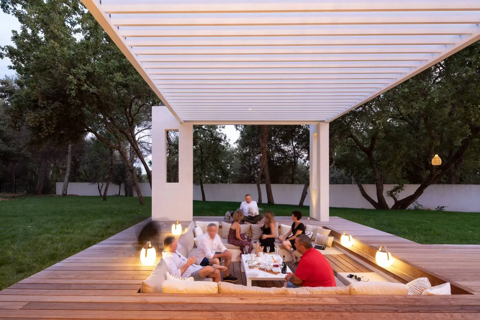 Pergola bois bioclimatique à Marseille