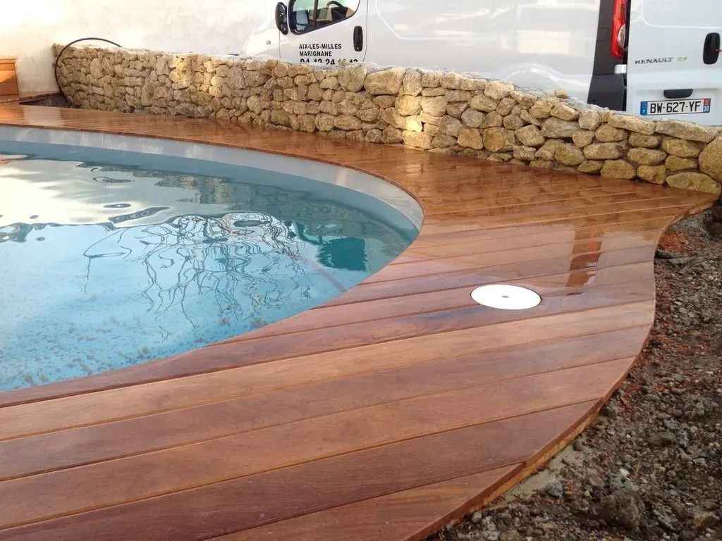 Pergola bois bioclimatique à Marseille