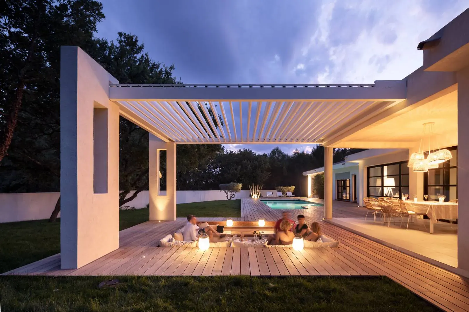 Pergola bois bioclimatique à Marseille