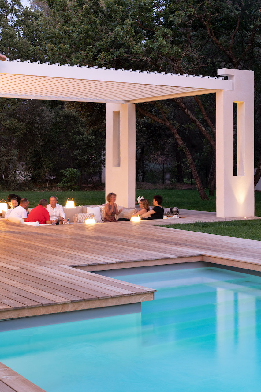 Création d’une pergola bois exotique de 90m² et terrasse bois ipé à Cabriès3 Pergola bois bioclimatique à Marseille
