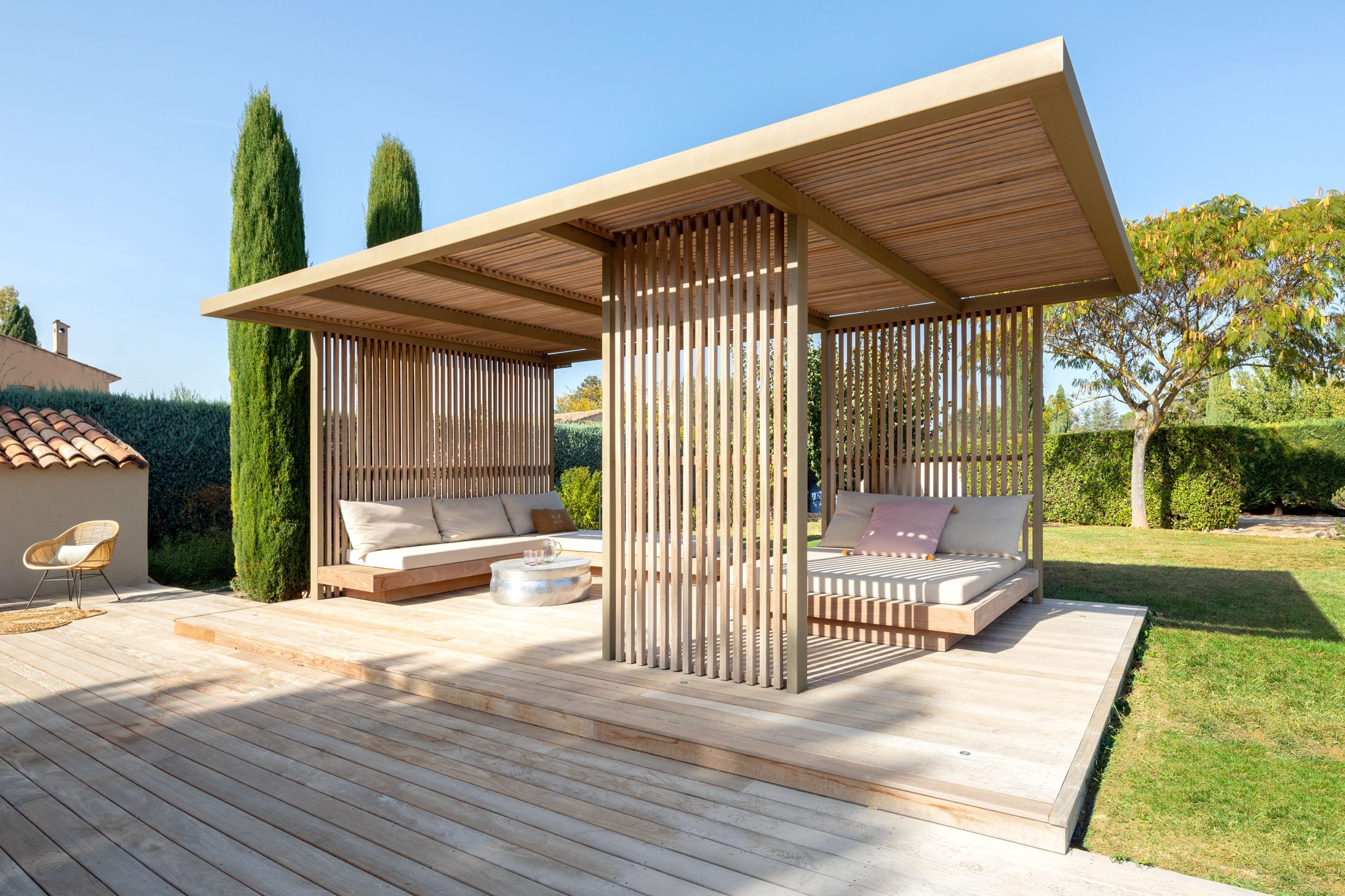 Pergola bois bioclimatique à Marseille