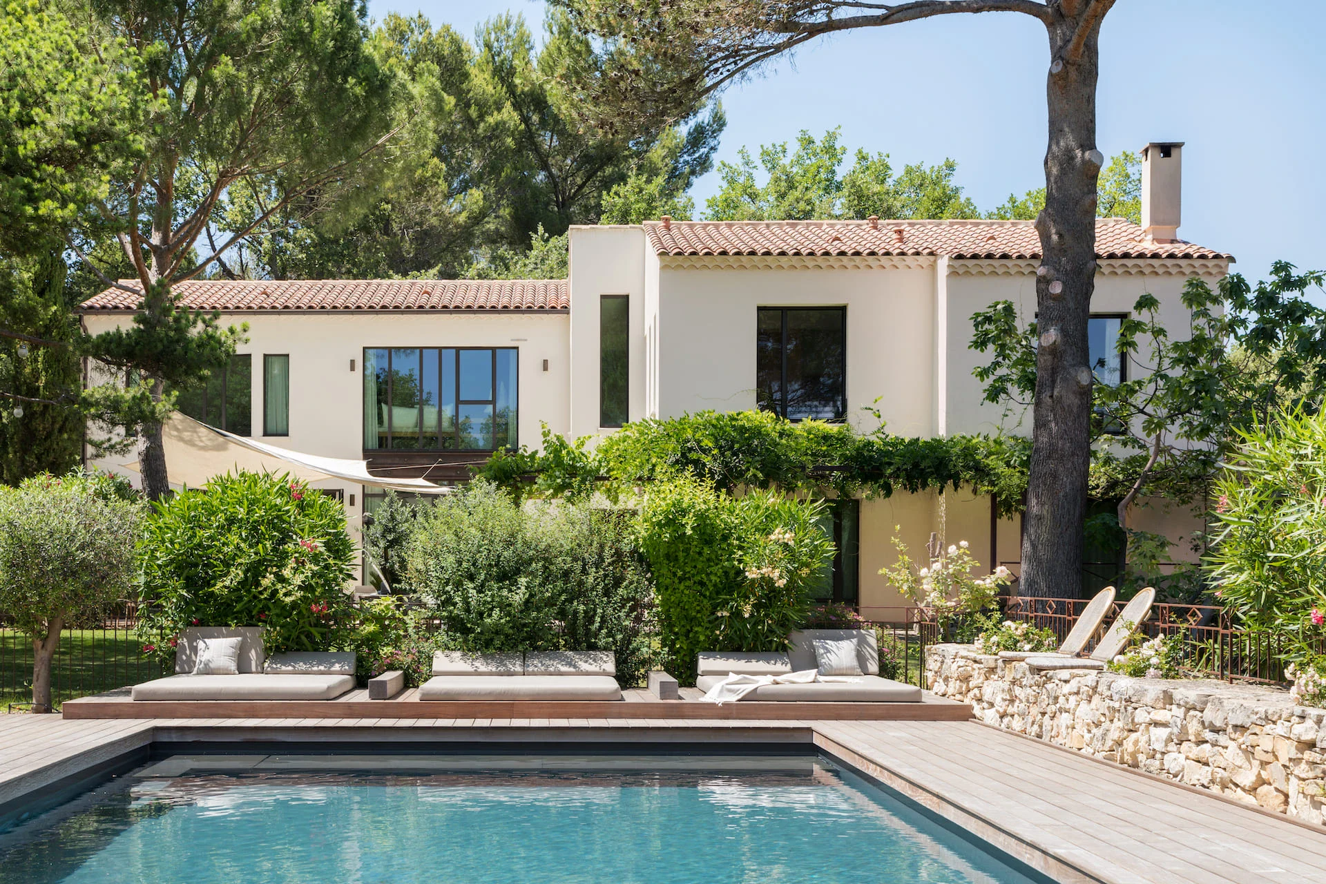 Création d’une pergola bois exotique de 90m² et terrasse bois ipé à Cabriès9 Pergola bois bioclimatique à Marseille