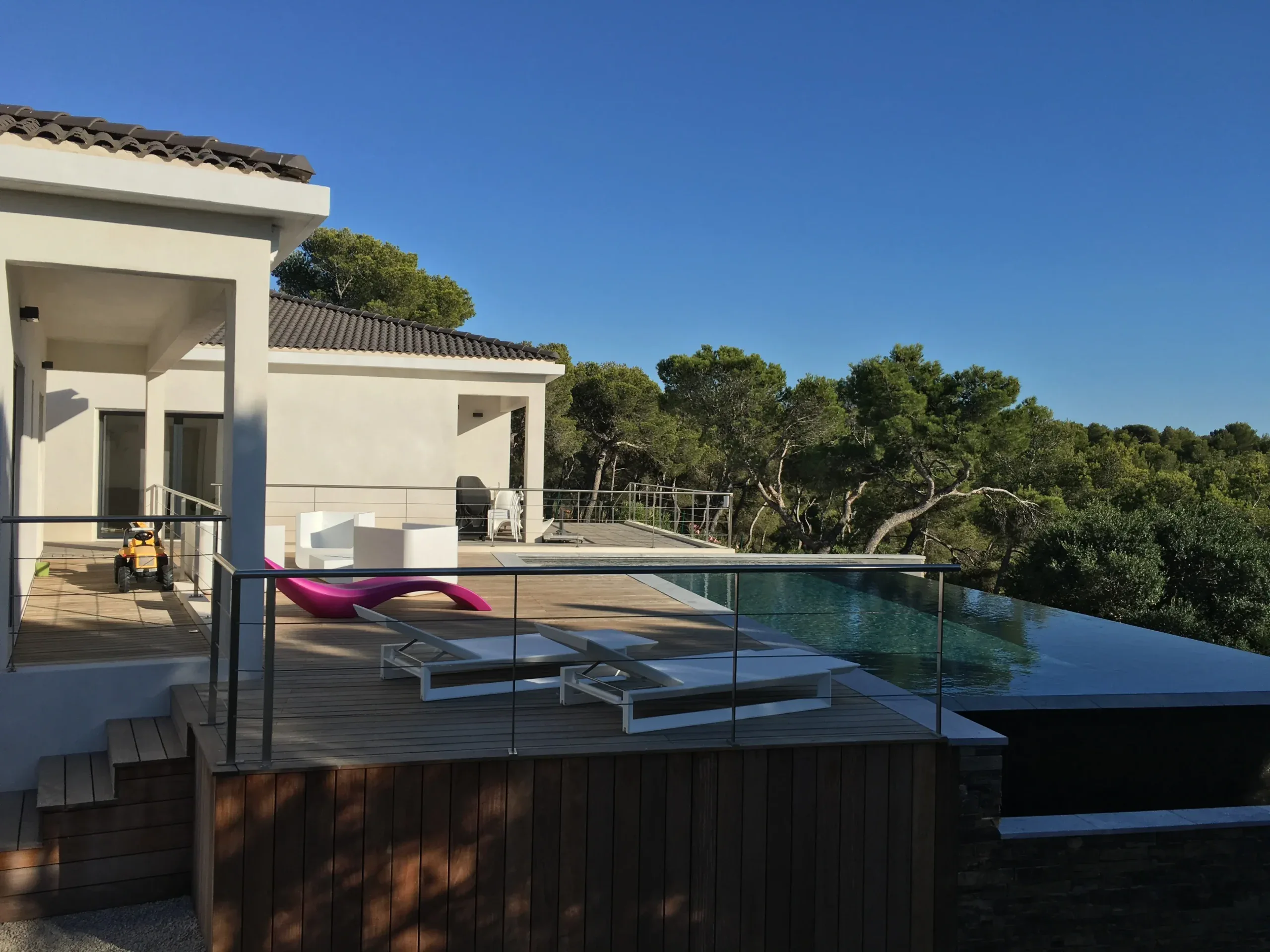 Pergola bois bioclimatique à Marseille