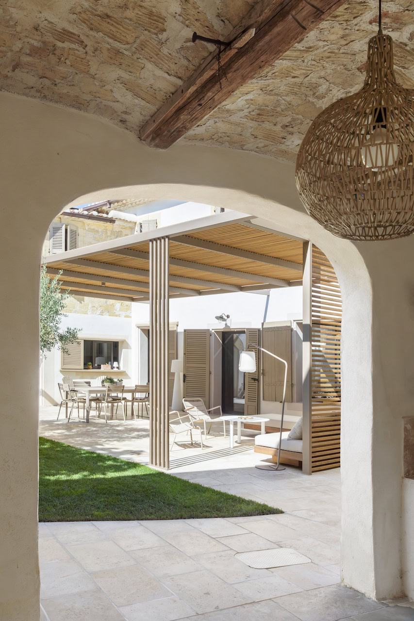 Pergola bois bioclimatique à Marseille