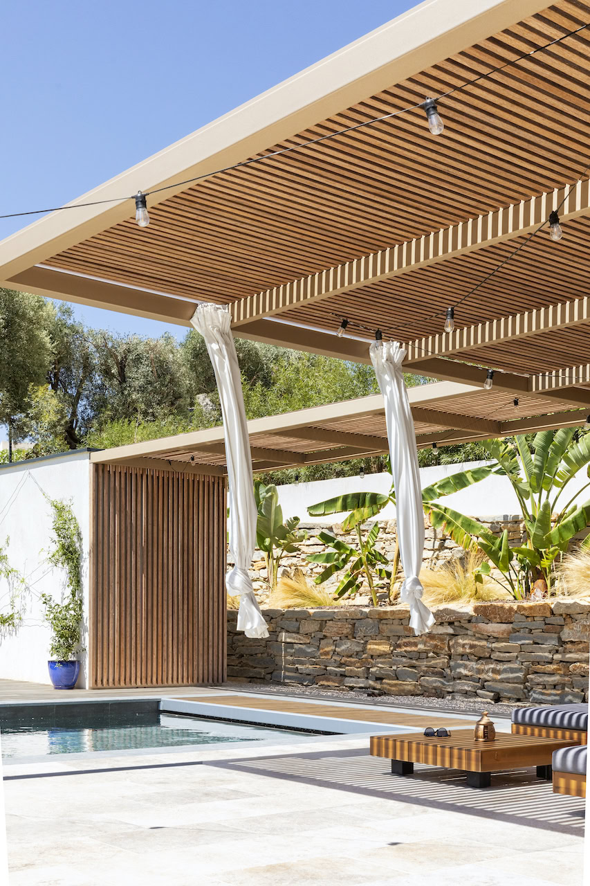 Les avantages d’une pergola bioclimatique bois à Marseille, été comme hiver1 Pergola bois bioclimatique à Marseille