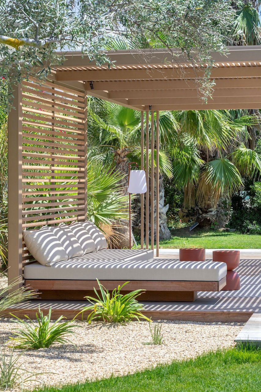 Les avantages d’une pergola bioclimatique bois à Marseille, été comme hiver1 Pergola bois bioclimatique à Marseille