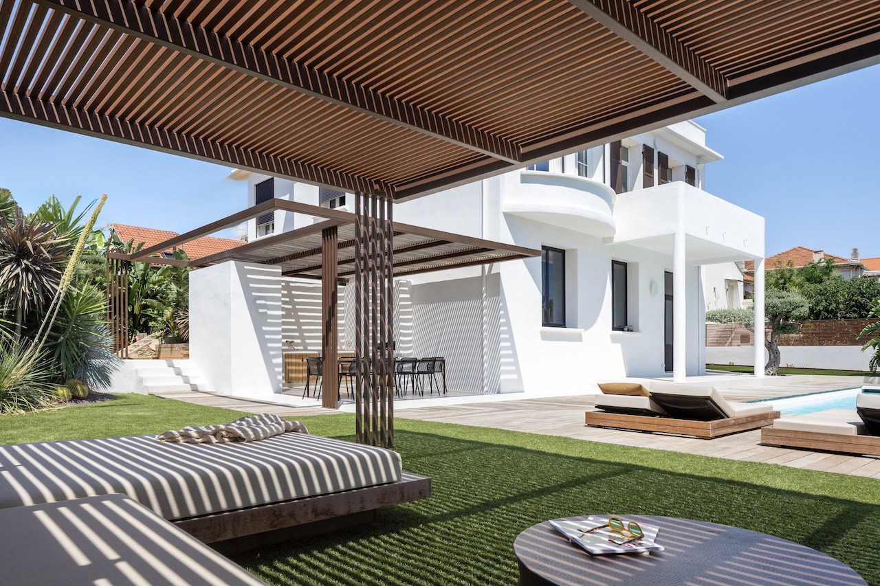 Création d’une pergola bois exotique de 90m² et terrasse bois ipé à Cabriès9 Pergola bois bioclimatique à Marseille