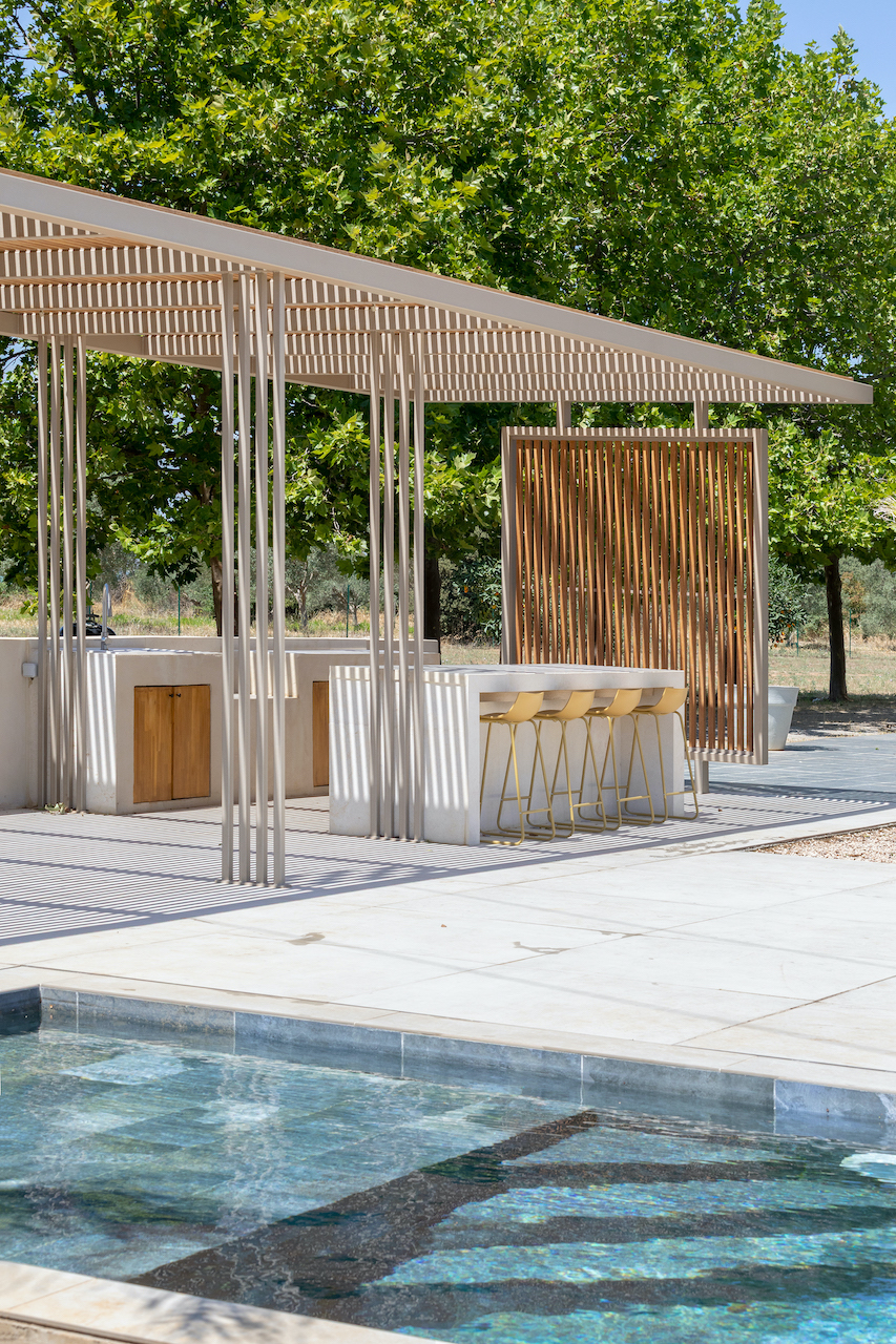 Création d’une pergola bois exotique de 90m² et terrasse bois ipé à Cabriès3 Pergola bois bioclimatique à Marseille