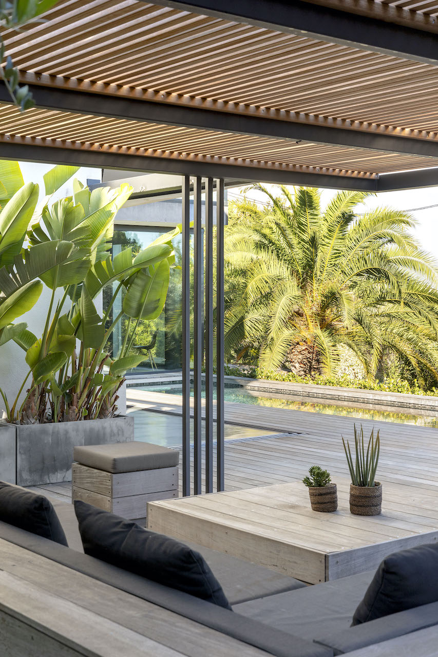 Création d’une pergola bois exotique de 90m² et terrasse bois ipé à Cabriès3 Pergola bois bioclimatique à Marseille