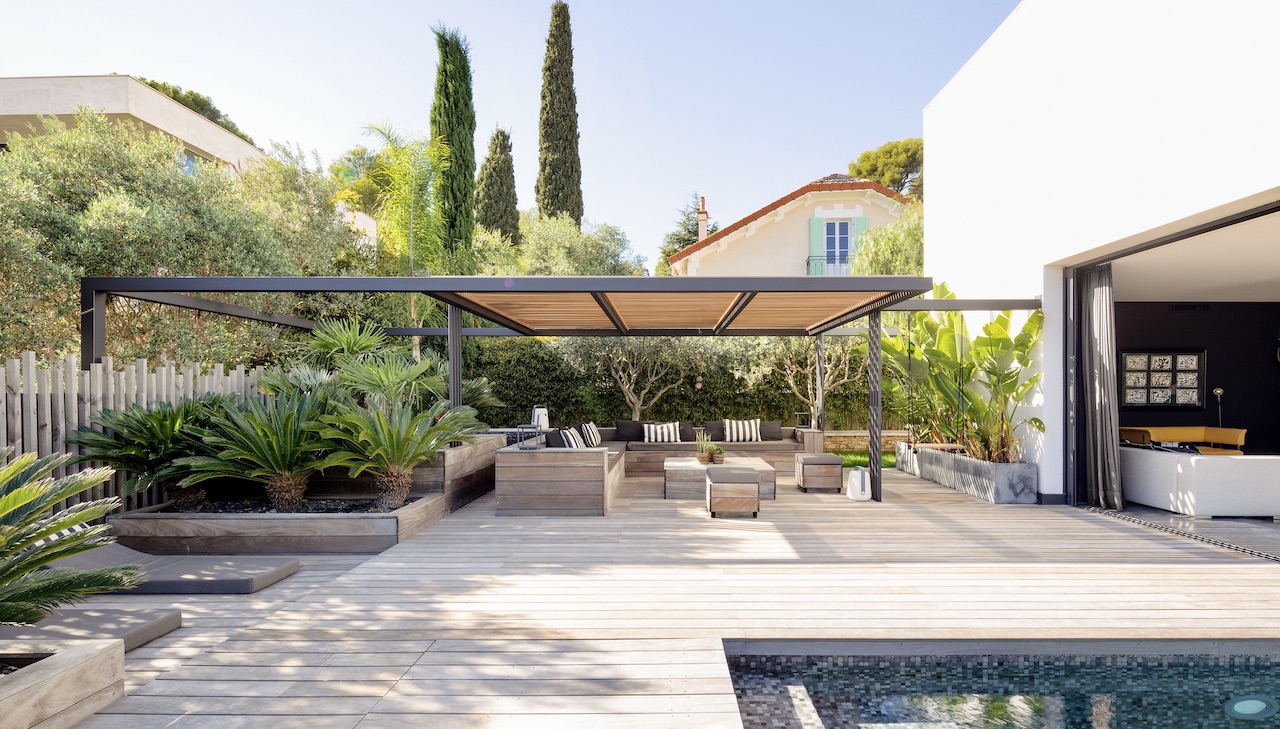 Création d’une pergola bois exotique de 90m² et terrasse bois ipé à Cabriès9 Pergola bois bioclimatique à Marseille