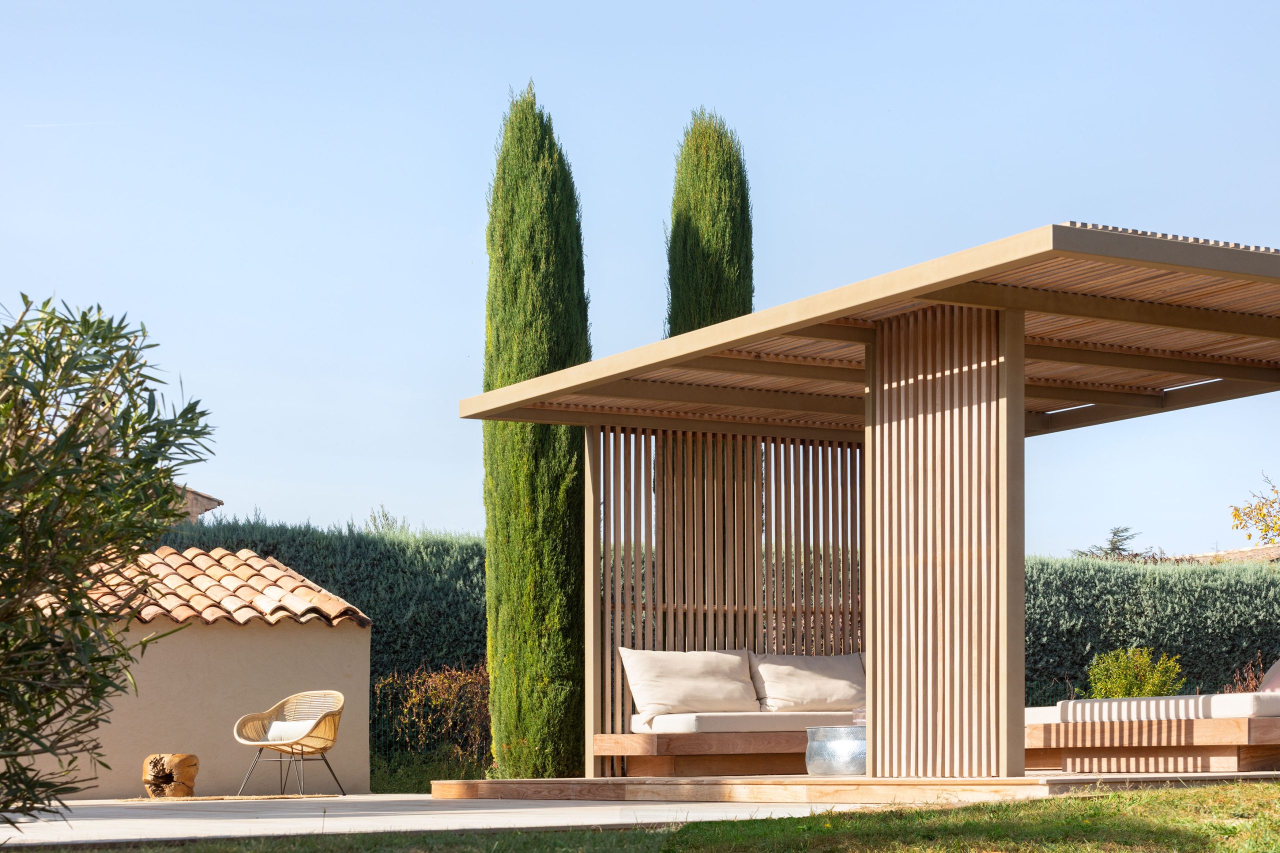 Pergola autoportée en bois exotique en PACA avec Teck aménagement 7 Pergola autoportée bois exotique PACA
