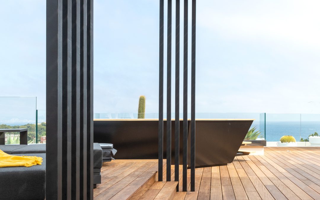 Pergola avec claustra intégré, sur-mesure -Teck Aménagement