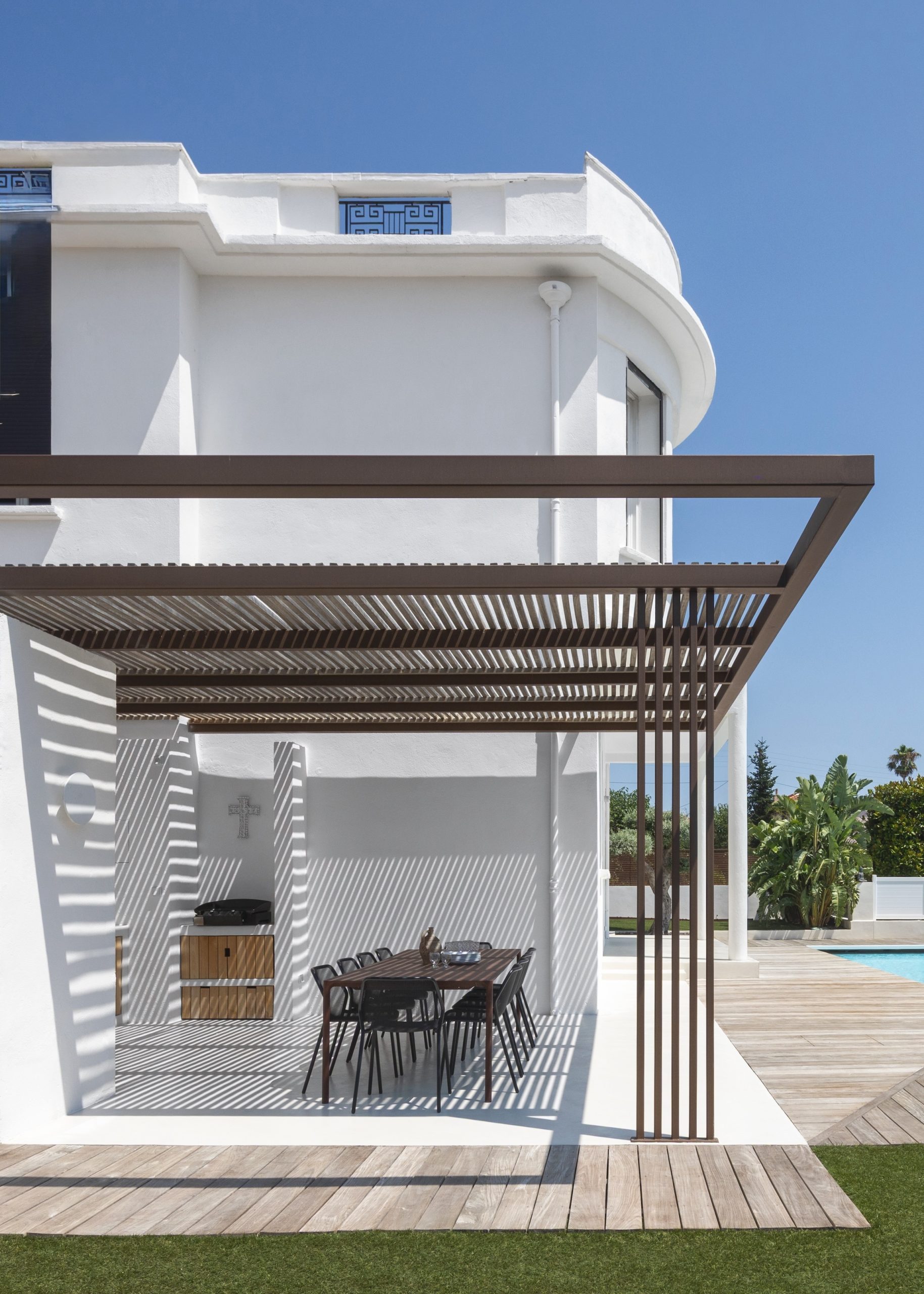 Pergola bois bioclimatique à Marseille