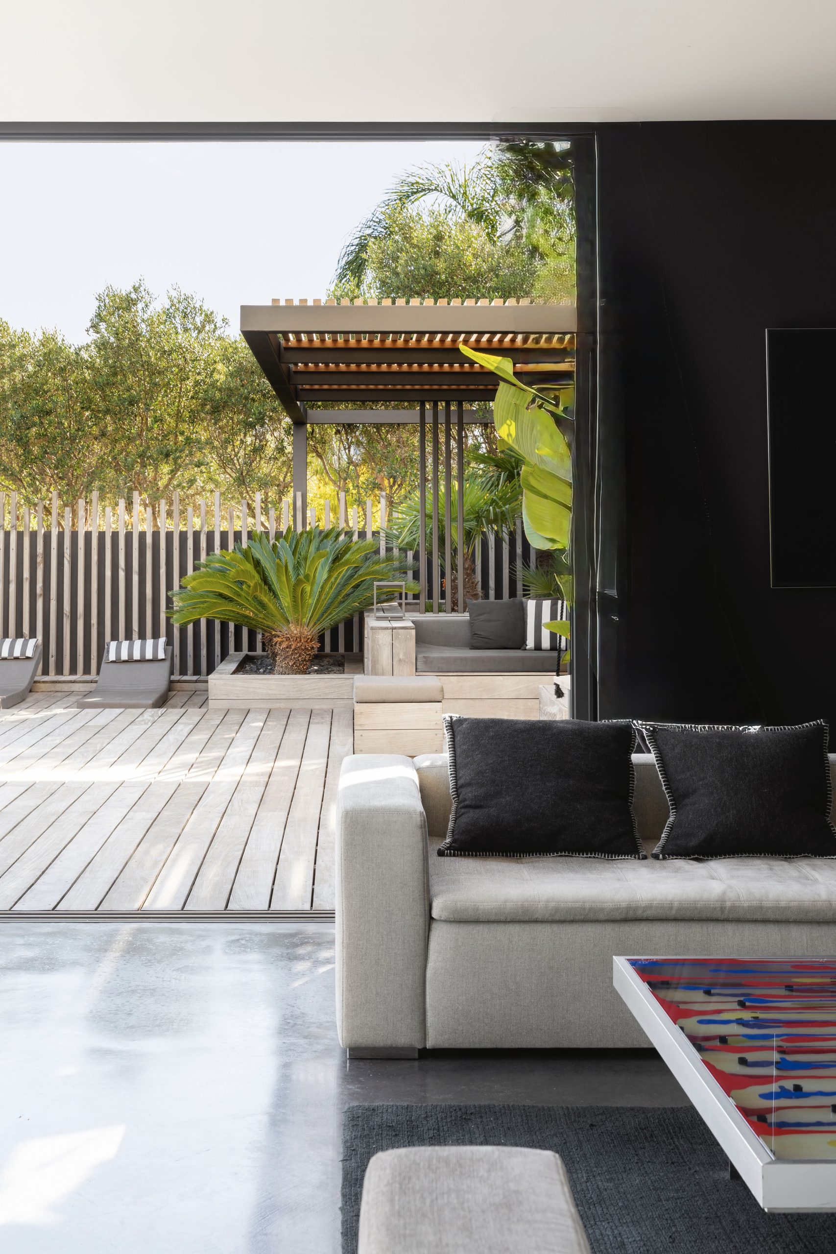 Pergola bois bioclimatique à Marseille
