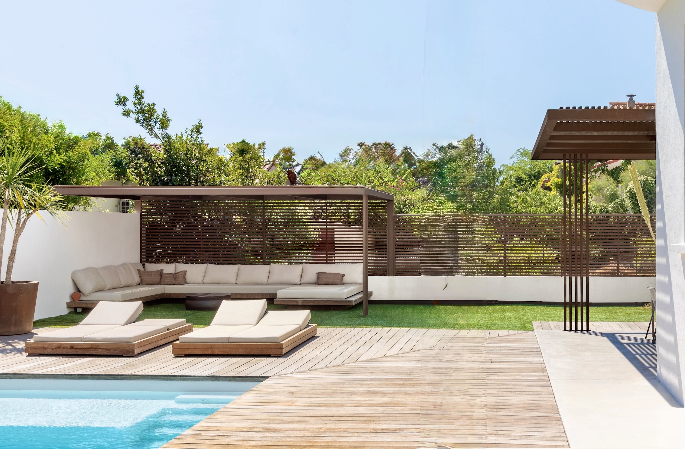 Pergola bois bioclimatique à Marseille