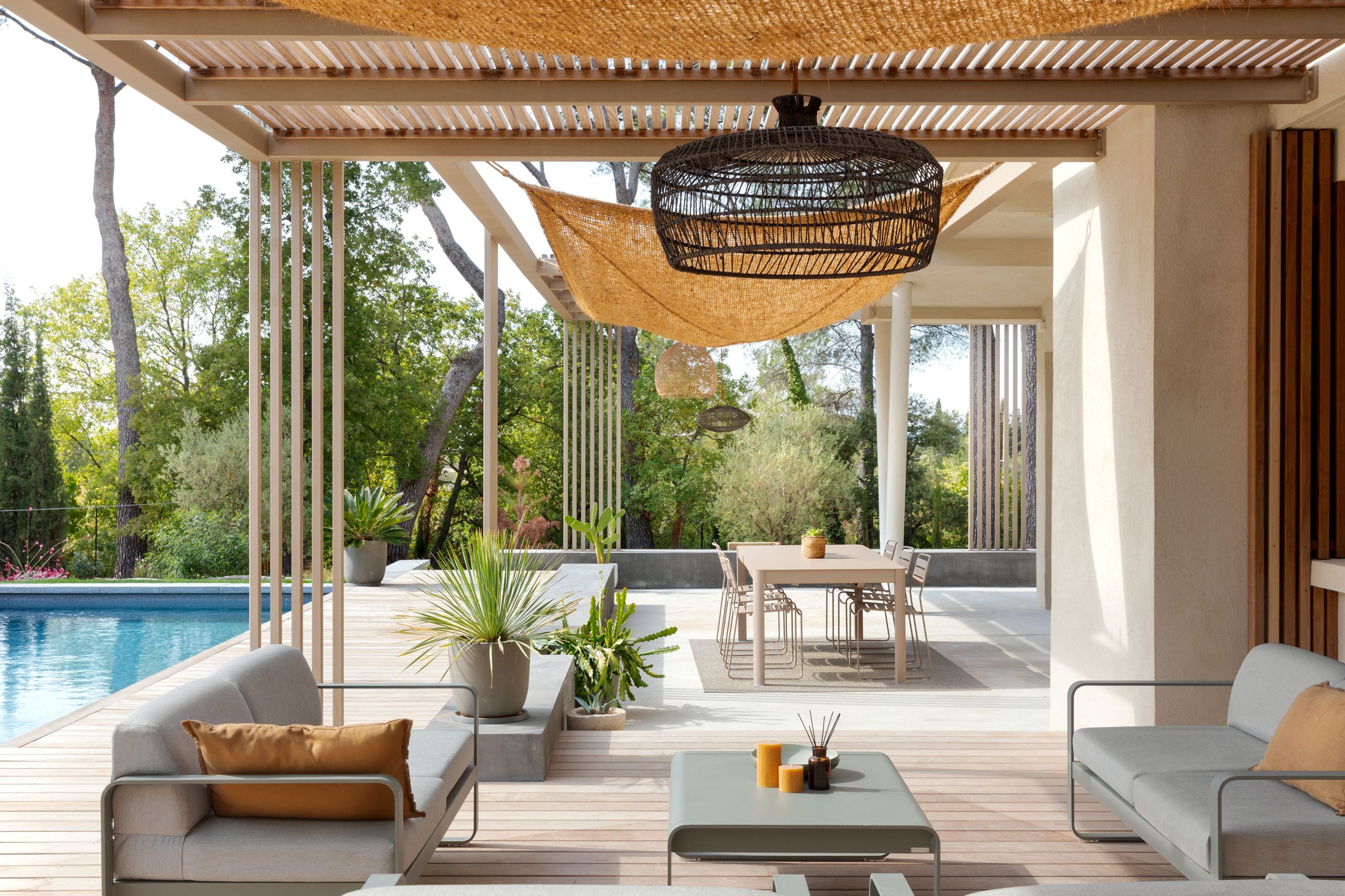 Pergola bois bioclimatique à Marseille