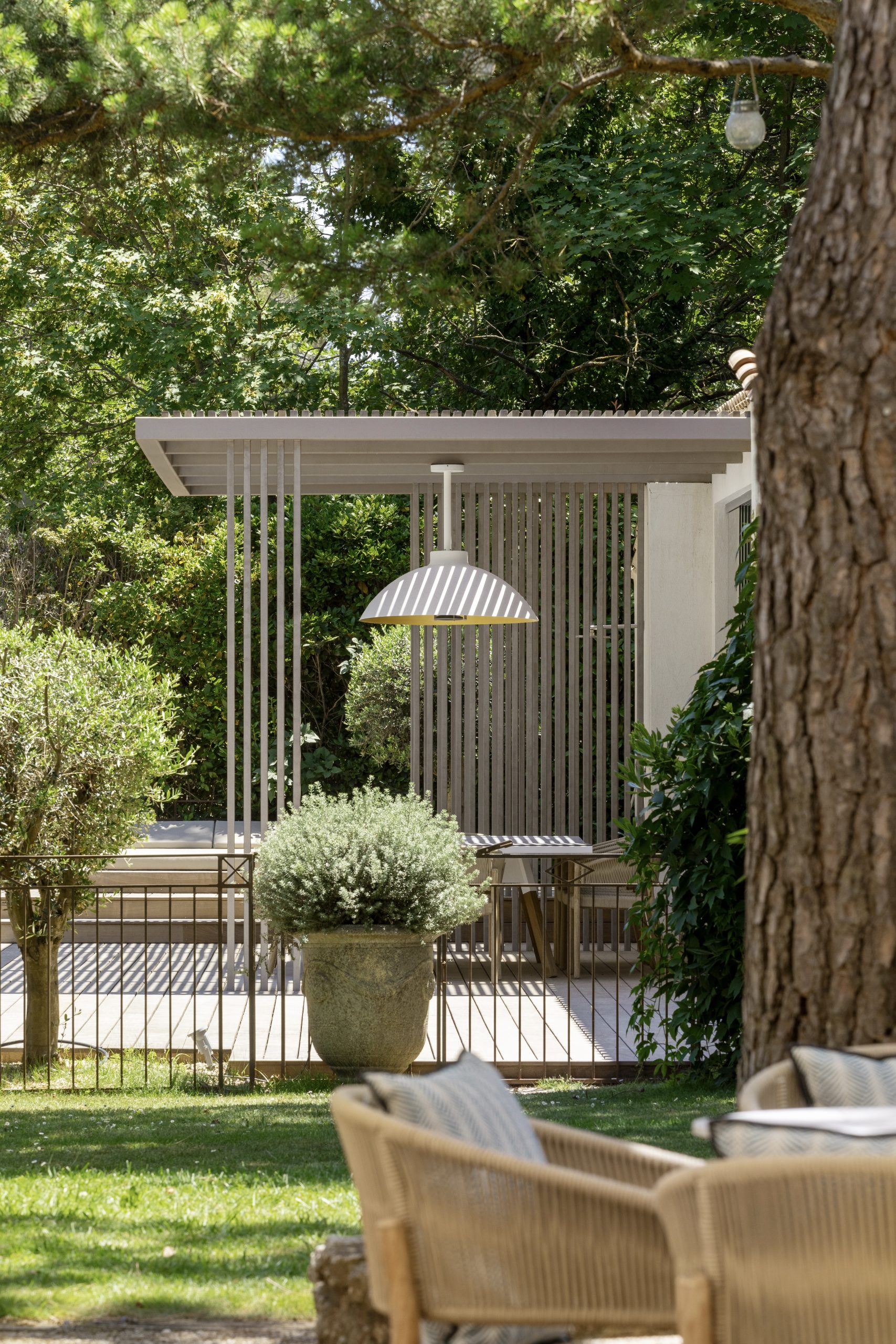 Pergola bois bioclimatique à Marseille